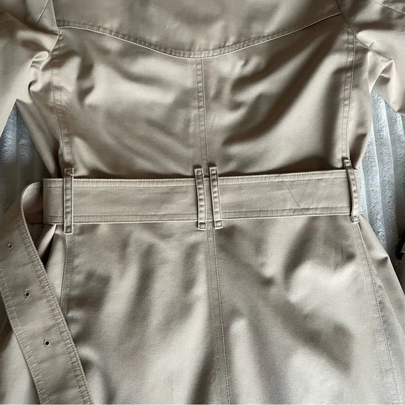 Burberry Trench Coat - Picture 6 of 16